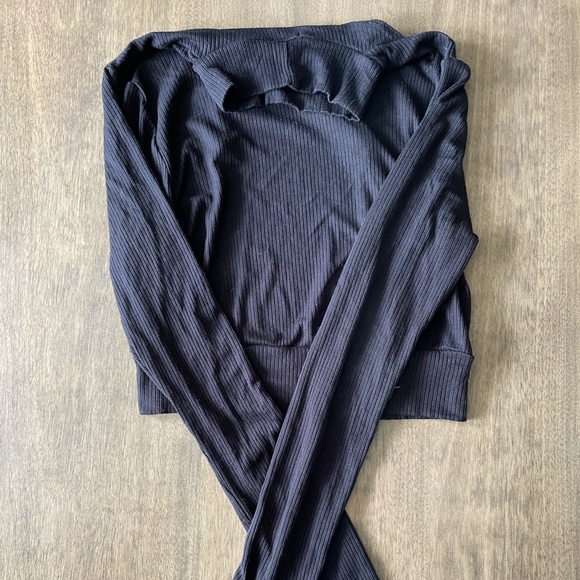 Black Open Back Long Sleeve - Picture 2 of 4